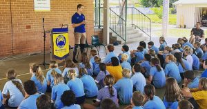 Paralympian Curtis McGrath presents to students